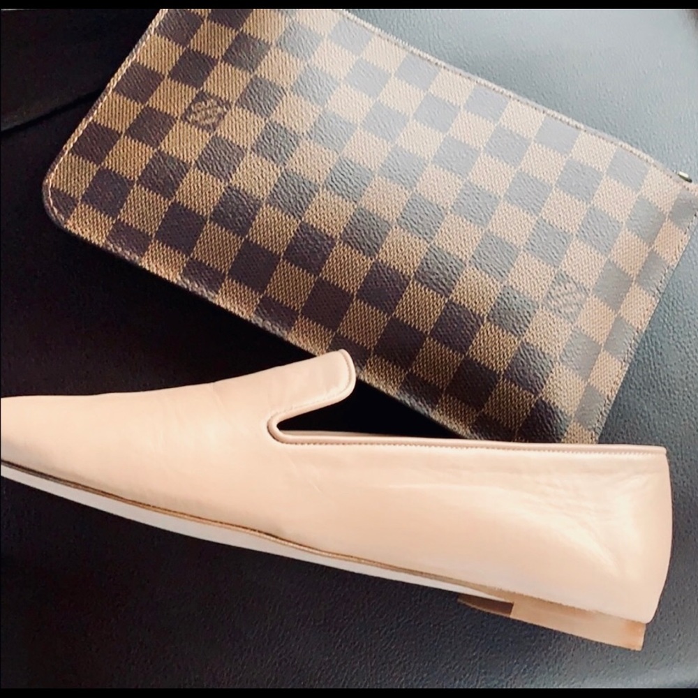 NWOT Stuart Weitzman Blush Loafers